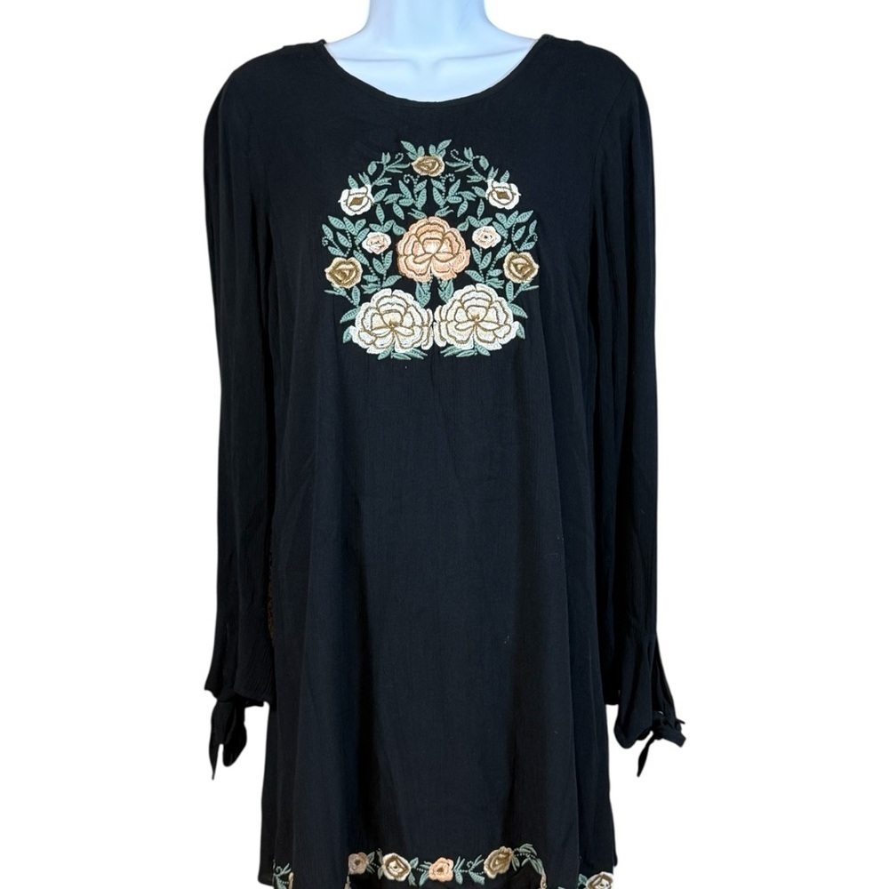 BAND OF GYPSIES Midi Boho Dress Small Black with Floral Crochet Flare Sleeves